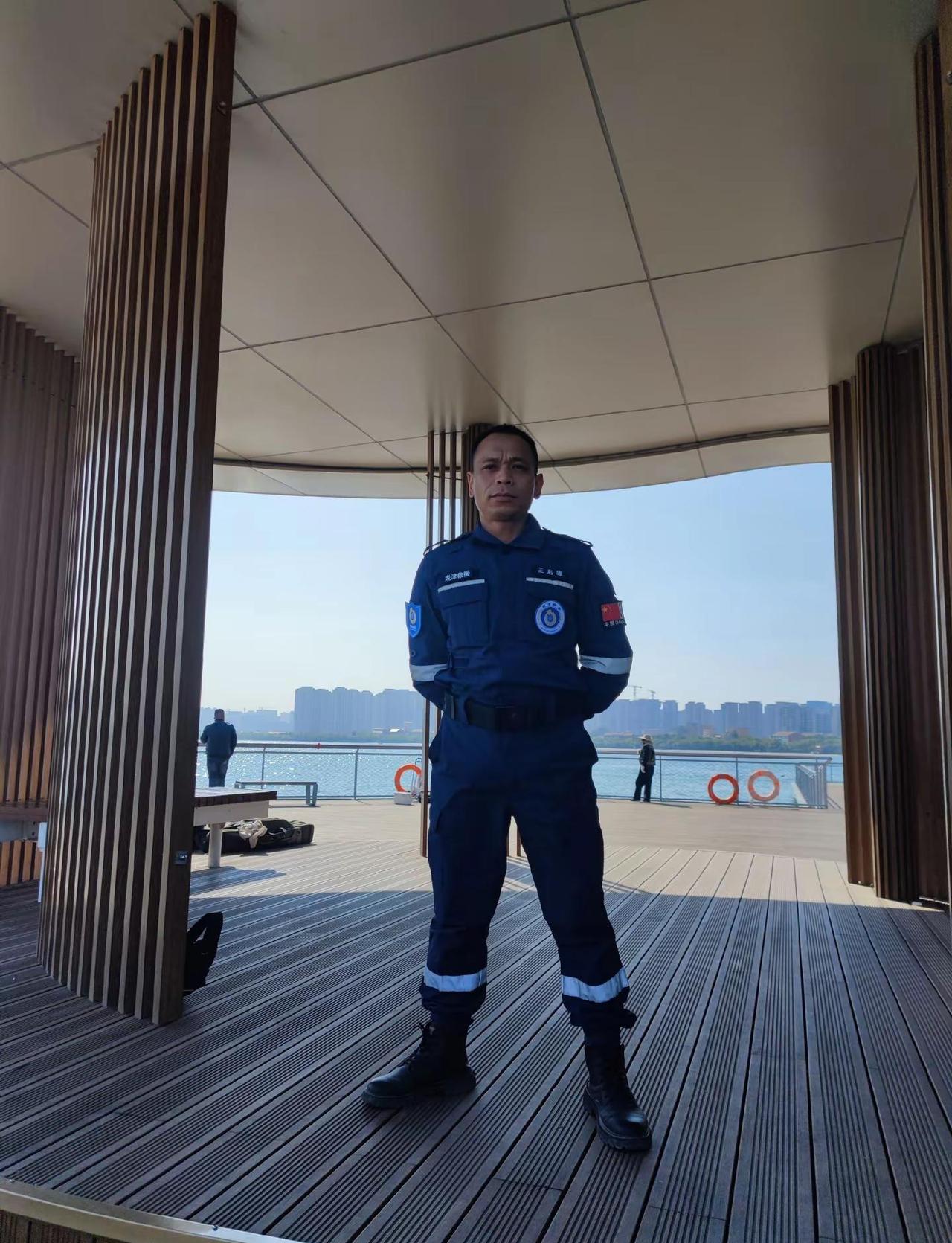 公益救援是职业外的选择从来没有什么英雄只有不远袖手旁观的凡人