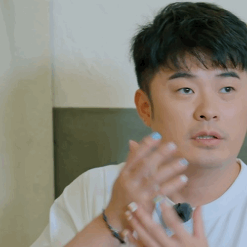 陈赫把龚俊陈星旭都夸懵了地球超新鲜 陈赫在《地球超新鲜》中夸人手法超前，上一秒分