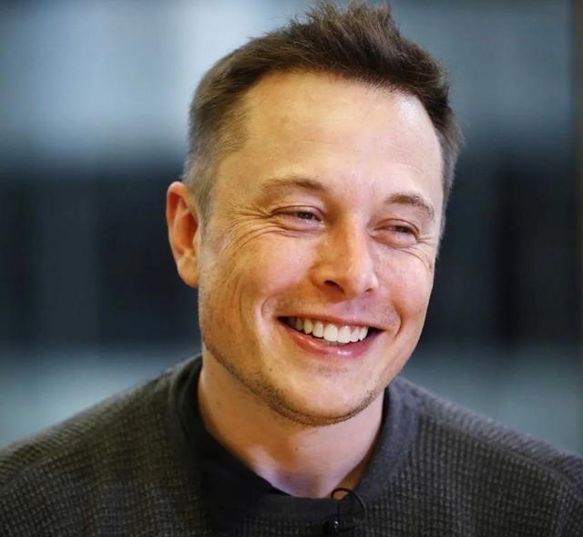 马斯克扔出“王炸”，再次抛出惊人言论！他说：“2030年开始，人类将面临大规模失