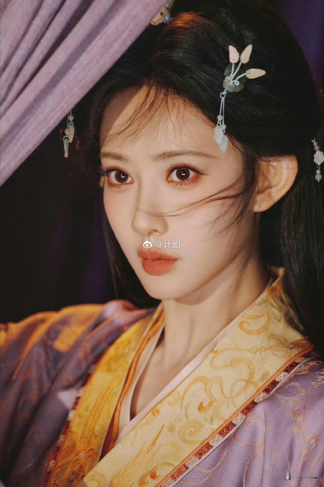 孟子义的长相挺网红是恶毒女配的不二人选而田曦薇不仅适合 恶女，还是甜妹孟子义的发