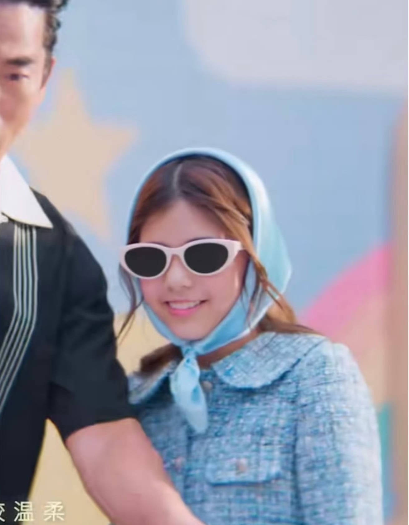 《女儿殿下》隐藏惊喜！大小女儿双双出镜，一个神似妈妈昆凌自带淑女氛围，一个古灵精