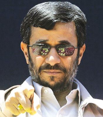 字少事大！哈梅内伊死了，没想到硬派前总统内贾德也死了，这下伊朗的天真的塌了。
