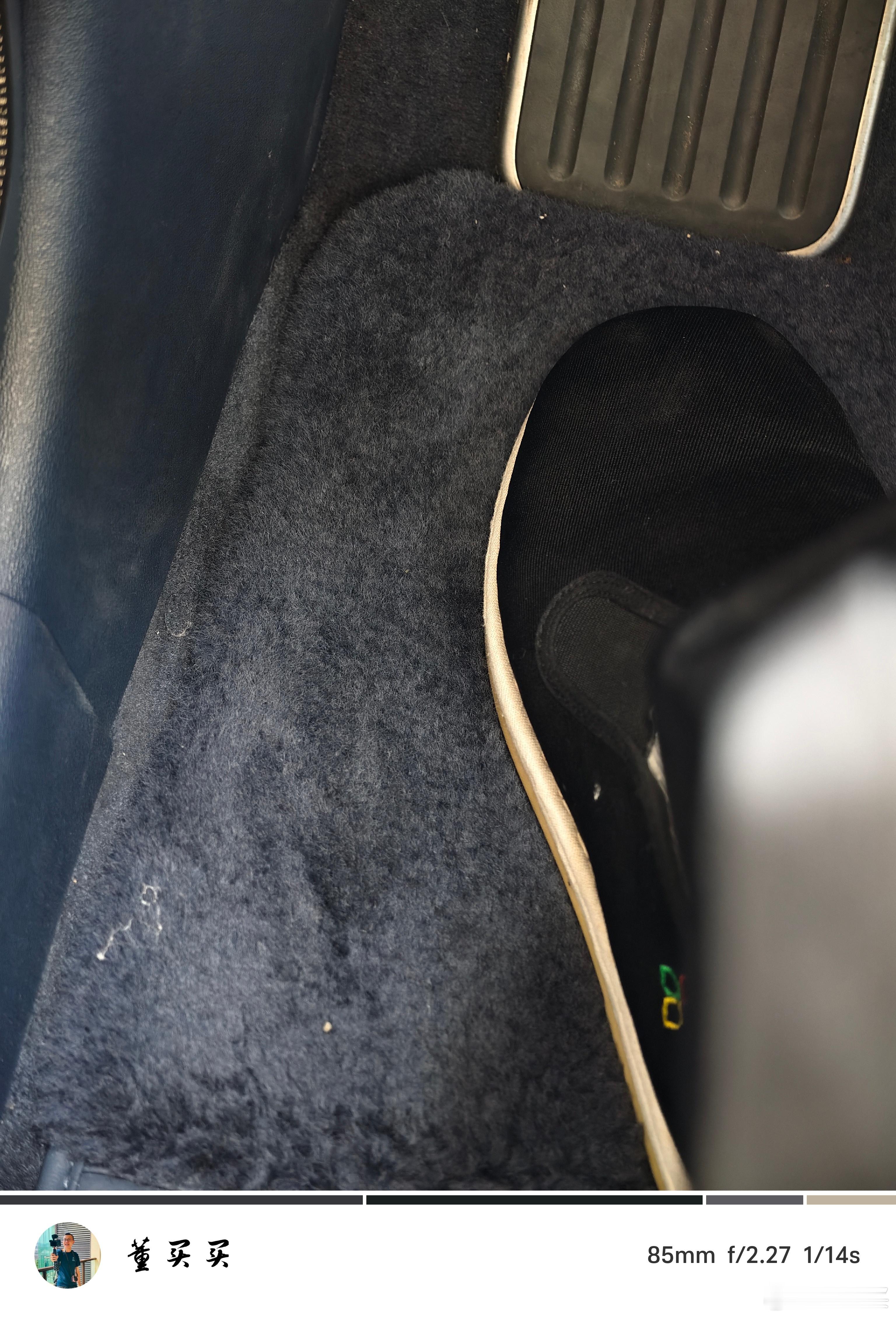 在西藏住松赞，送了两双布鞋，发现确实挺好穿。主要是我脚宽，运动鞋都要2E或者W宽