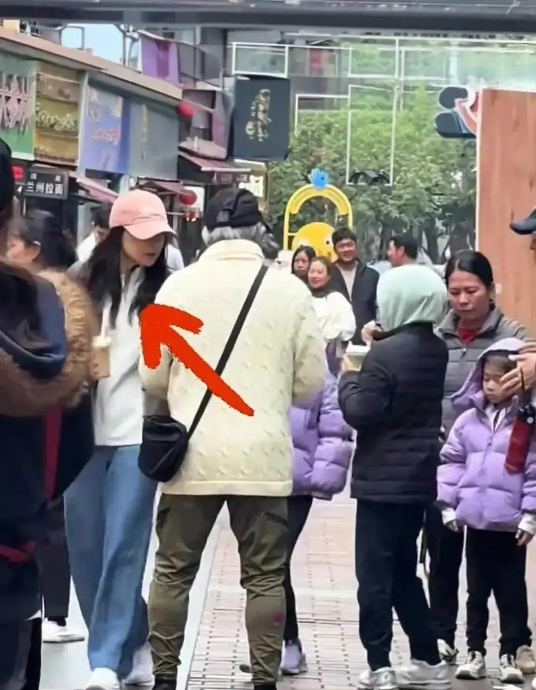 14.8血糖，霍震霆差点住院
 
那天晚宴，他刚端起杨枝甘露，郭晶晶直接把杯子拿