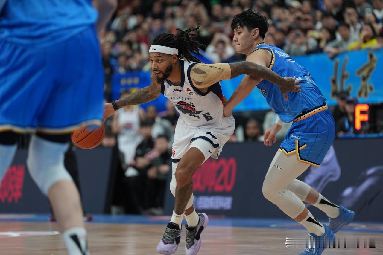 绝杀北京，山东高速喜提5连胜！狂欢背后还应该客观总结个别球员存在的问题。
本场比