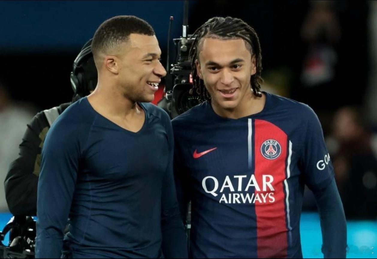 11月15日讯 据《太阳报》援引beIN Sports报道，姆巴佩的弟弟有可能代