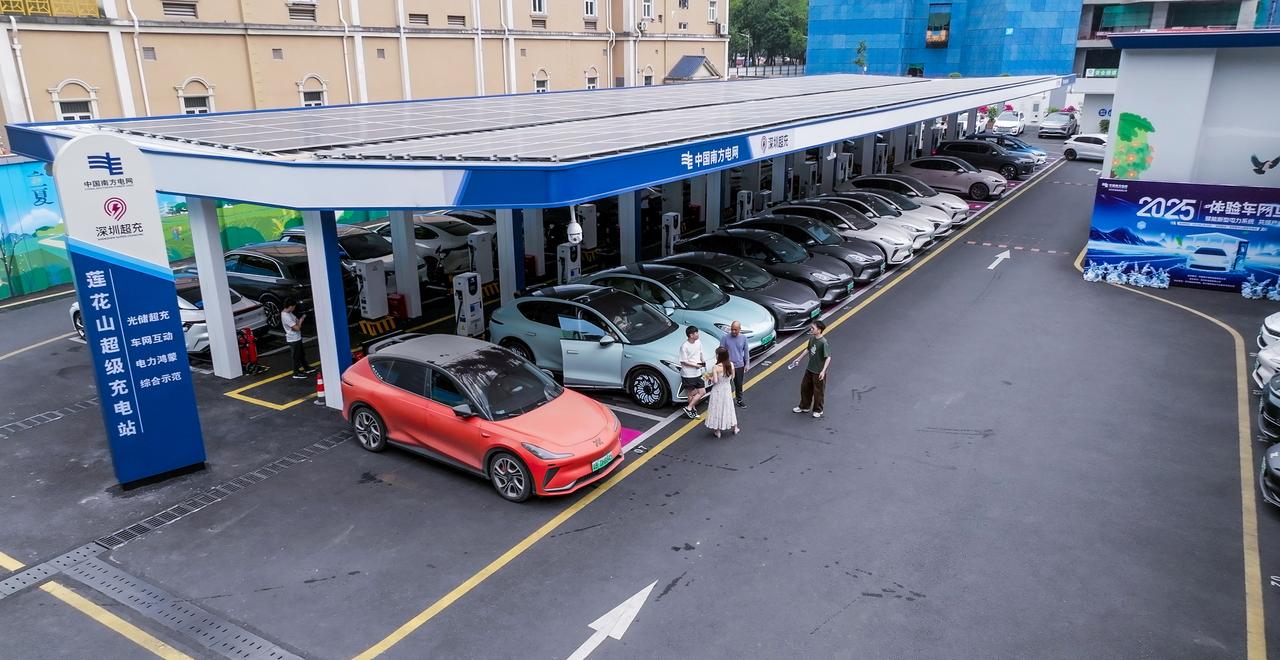 1月15日凌晨最新资讯速览
 
2026年1月15日凌晨四点前，多地多领域传来重