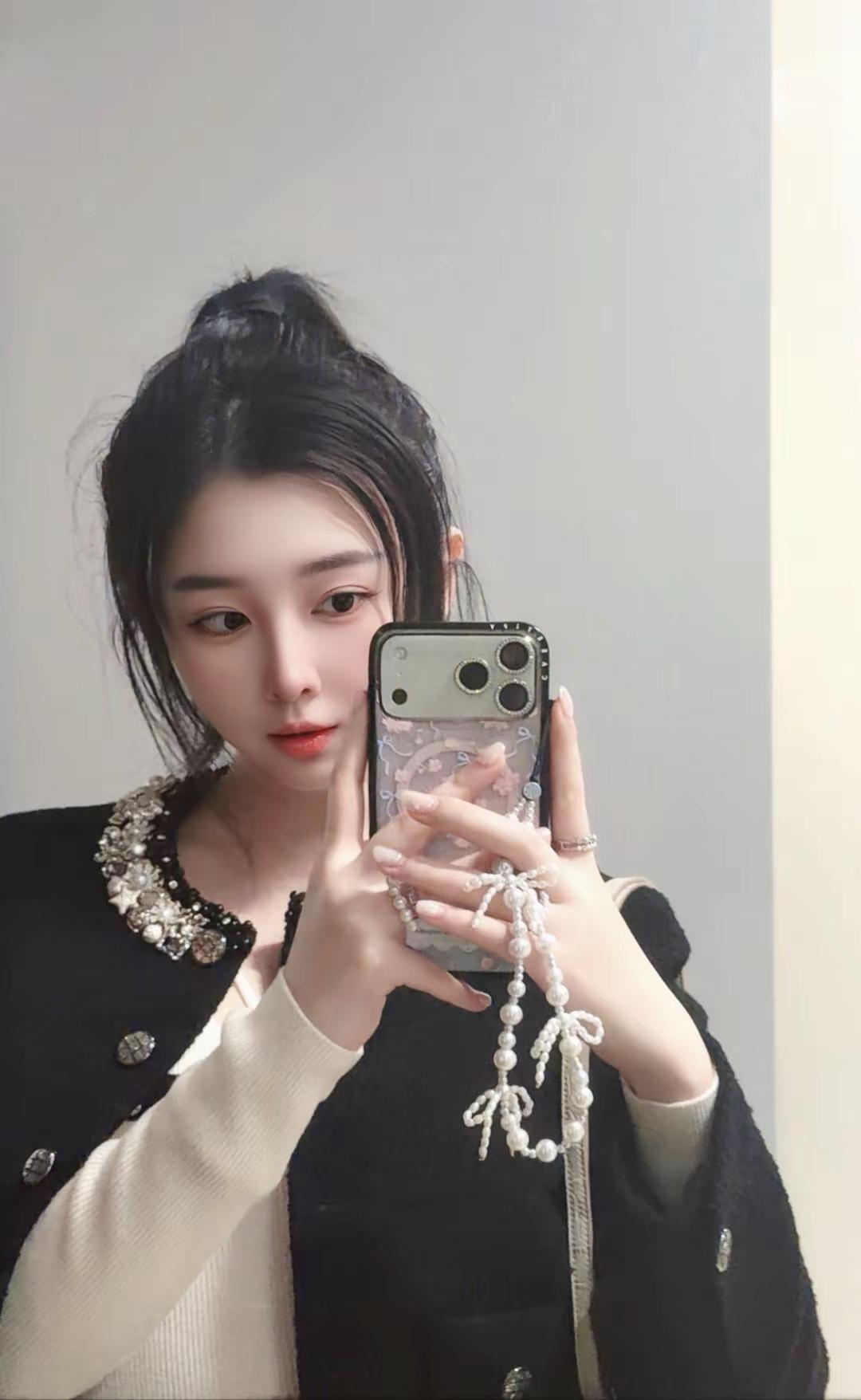 新岁温软，途有繁花小香风穿搭 新年快乐