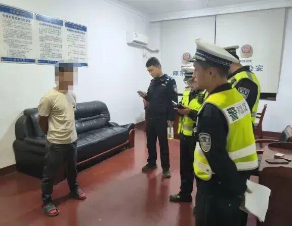 10 月 25 日澎湃新闻报道，湖南邵阳邵东廉桥镇，男子刘某在熟人请求下，把自己
