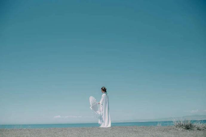 “心软和不好意思，只会杀死自己。理性的薄情和无情才是生存利器”——毛姆​​​