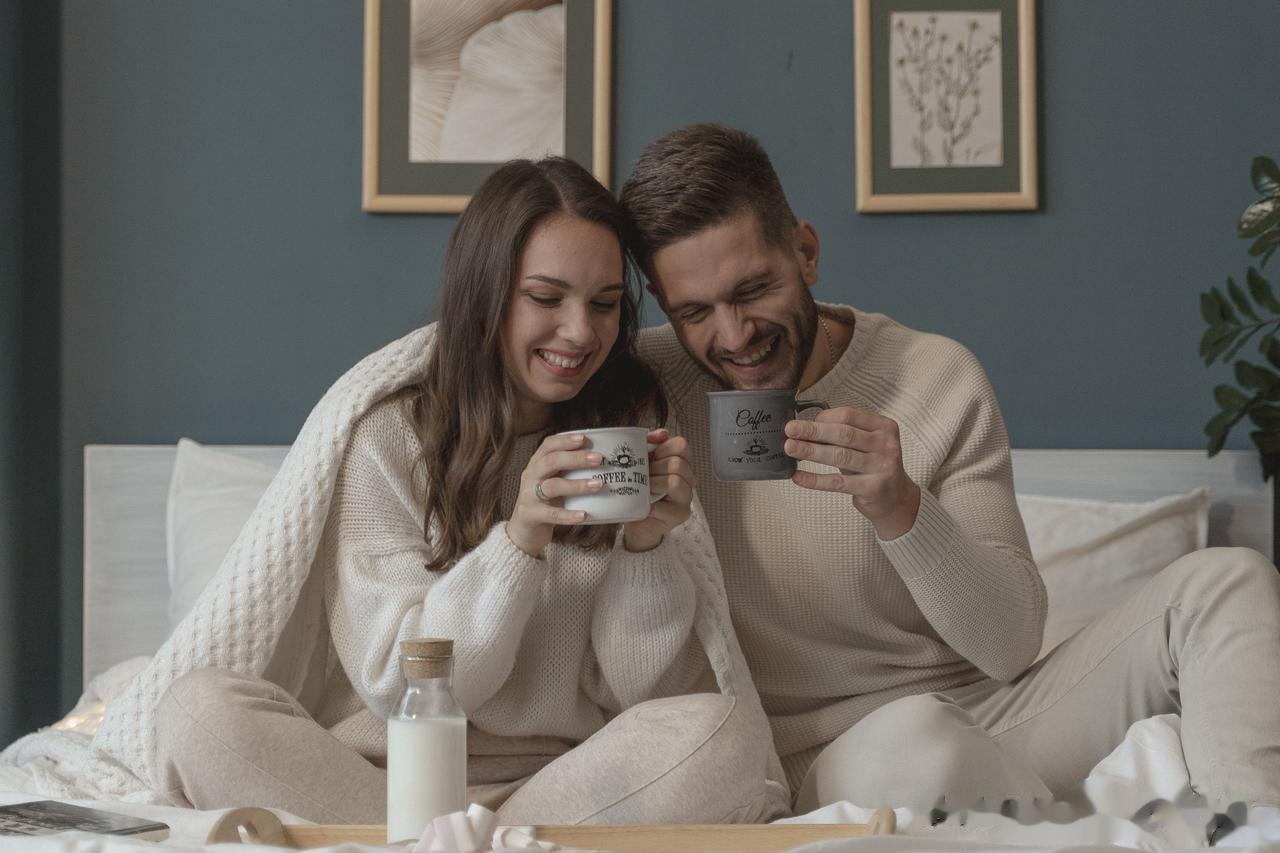 婚外女人大都是用下面这3步上位的，做妻子的务必要知道。

回顾我十几年来处理婚外
