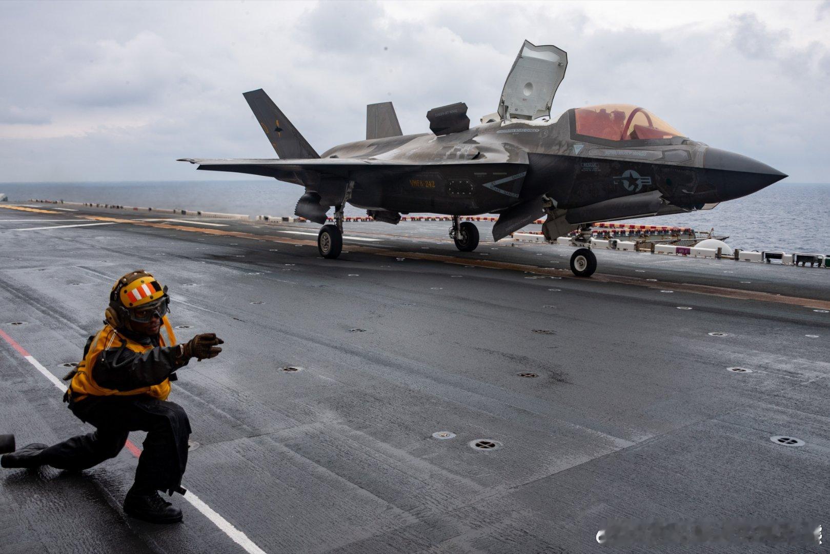 2025年5月，菲律宾海，USS America (LHA 6) ​​​