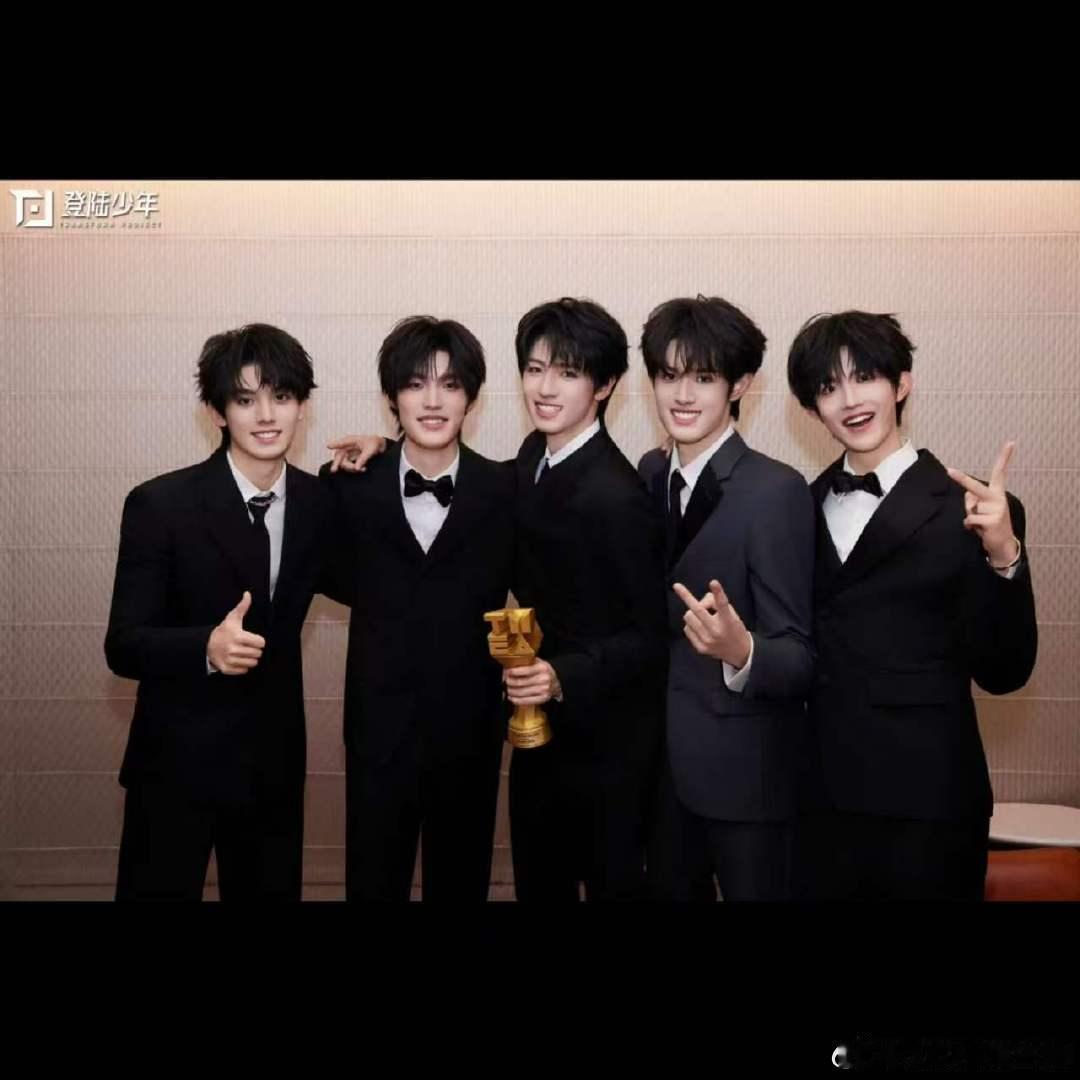 TOP登陆少年TMEA双奖TOP登陆少年获TMEA双奖登陆少年TMEA双奖 