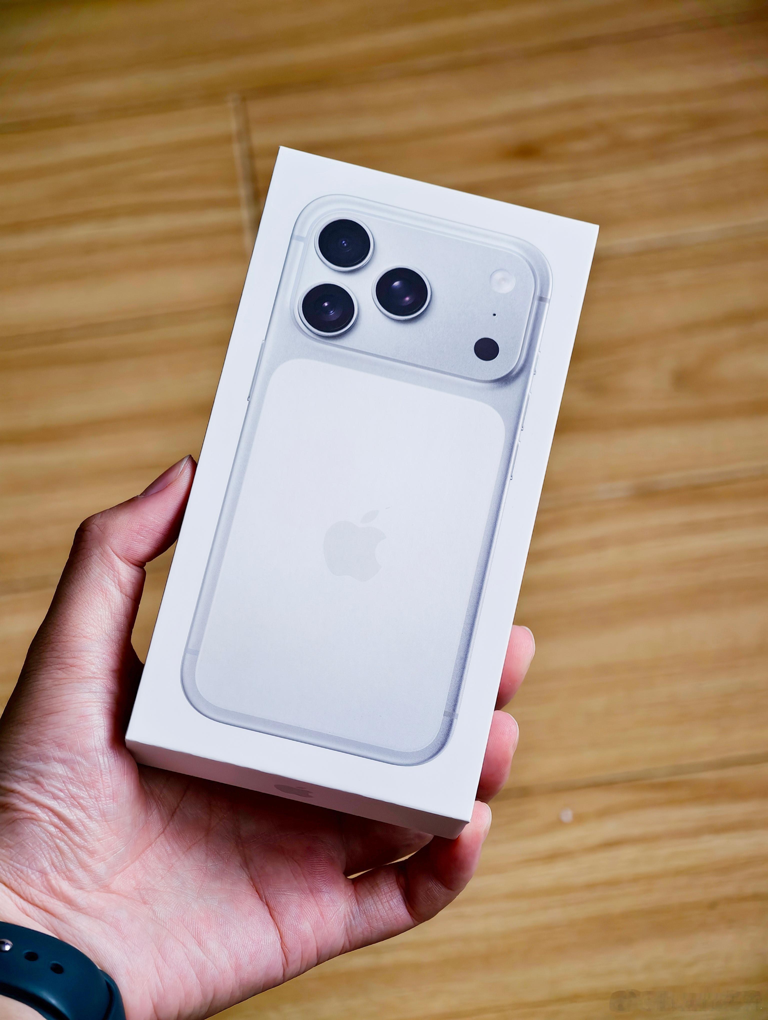 iPhone17Pro被黄牛拒收太正常了......每年发布会一出大概就知道哪台