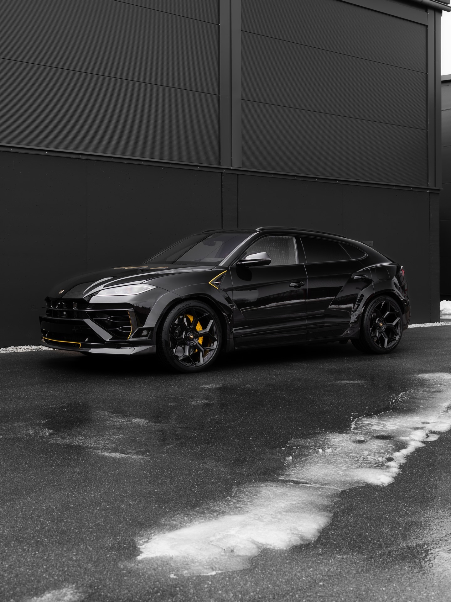 我今天本应该开着兰博基尼兜风，现在却因为腰伤躺在床上……