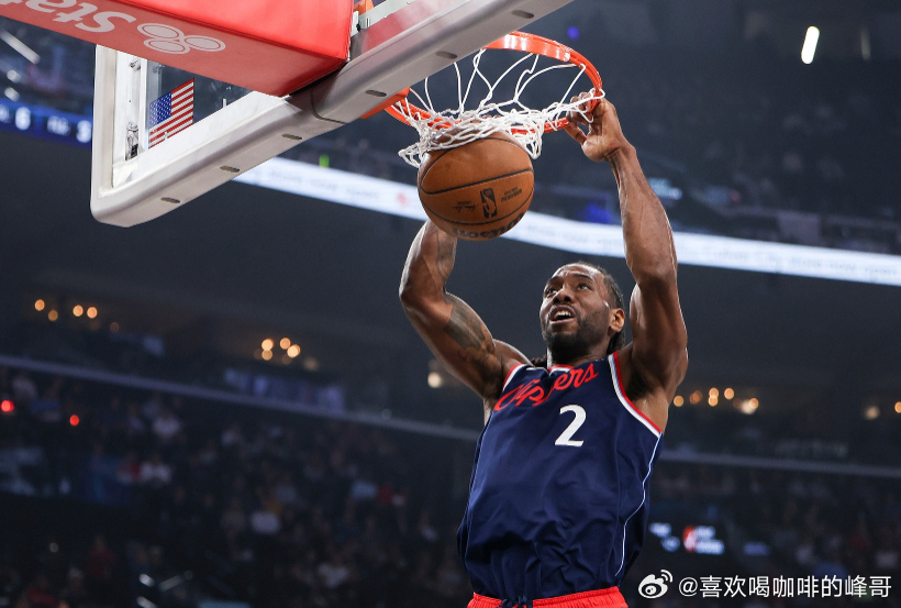 NBA常规赛，快船首节33-28领先公牛。伦纳德首节晒出在线，他出战8分54秒，