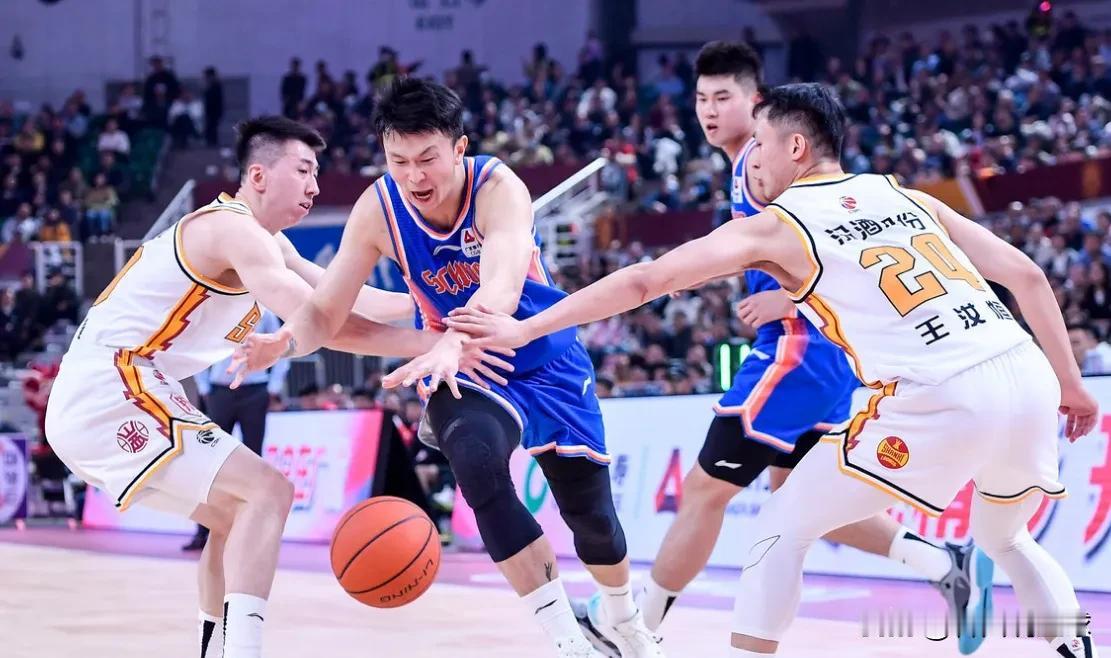 解散算了！今天下午进行的一场CBA俱乐部杯比赛中，四川男篮以59-99惨败宁波男