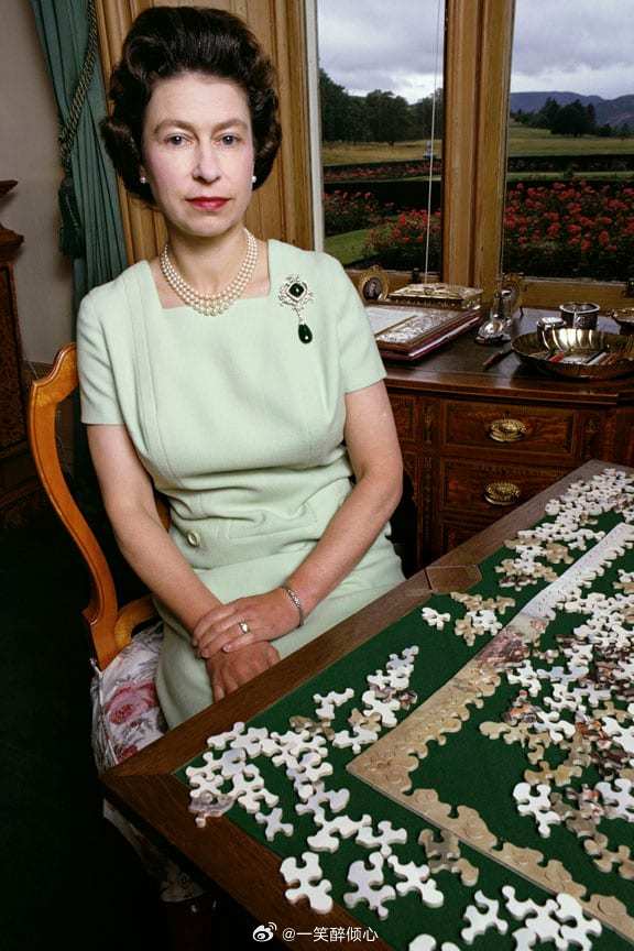 英国王室[超话]  1967年，伊丽莎白二世女王在苏格兰巴尔莫勒尔堡🏴󠁧󠁢