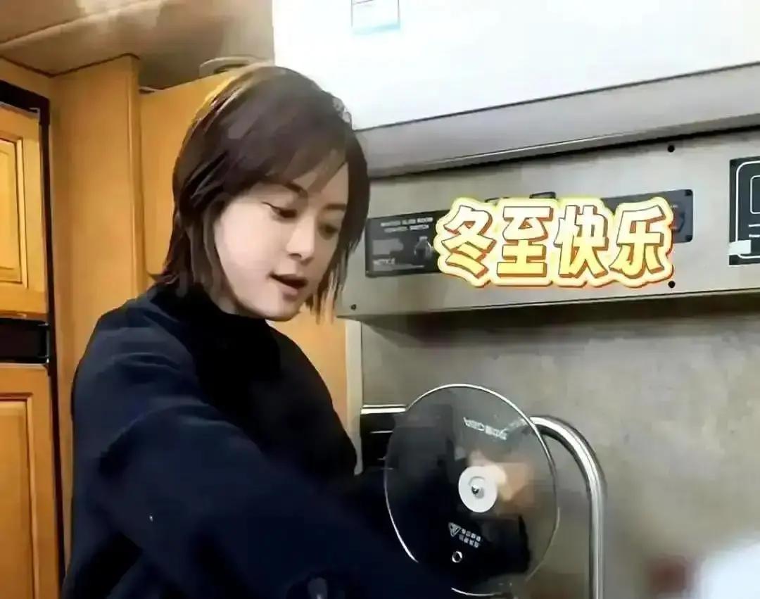 孙俪同款色块法，剧组NG少28%
 
牛津刚发论文，给演员发一只橙色笔，大脑直接