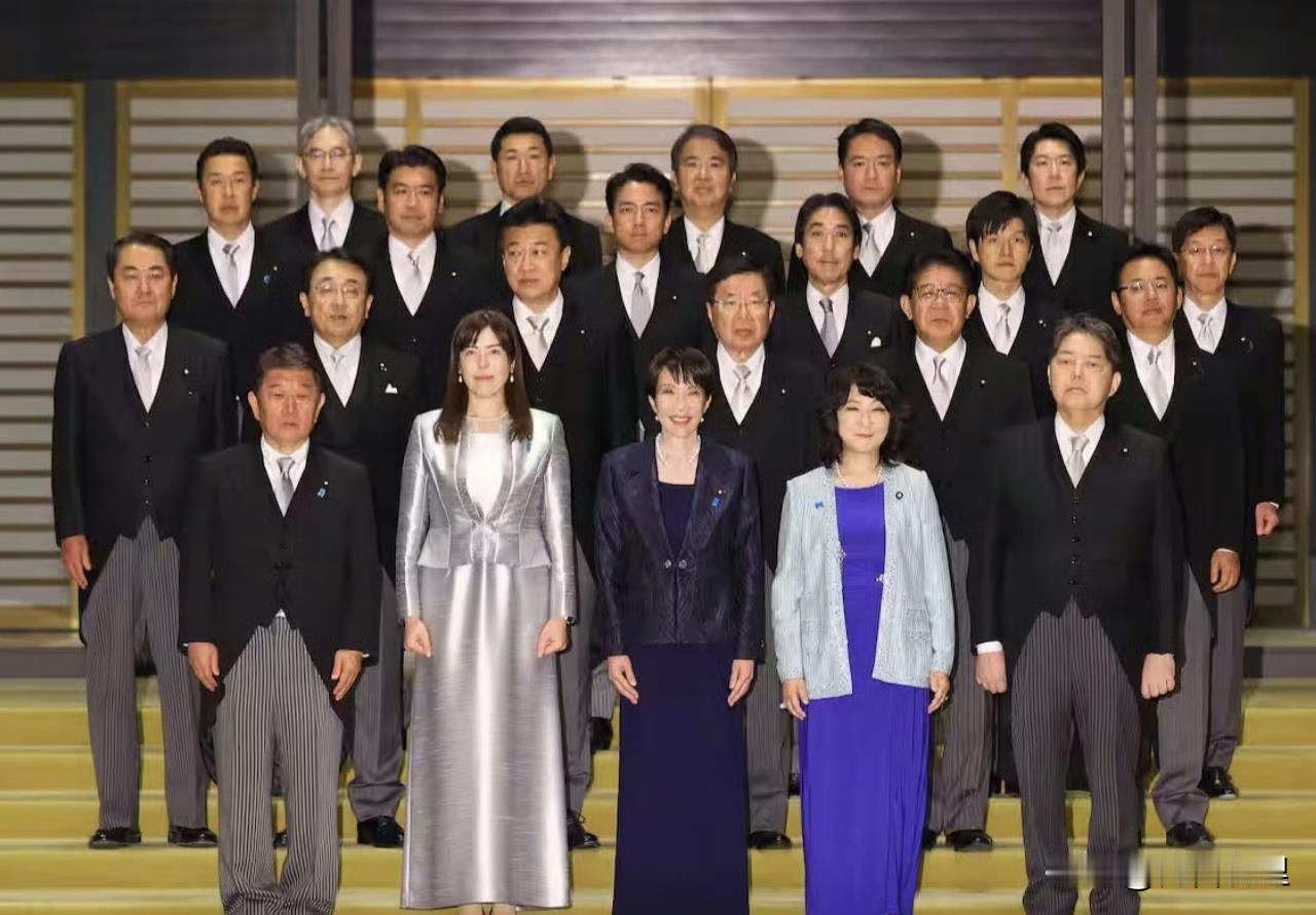 为什么90%的日本人支持拥核？因为他们根本不知道原子弹长什么样。

日本高官叫嚣