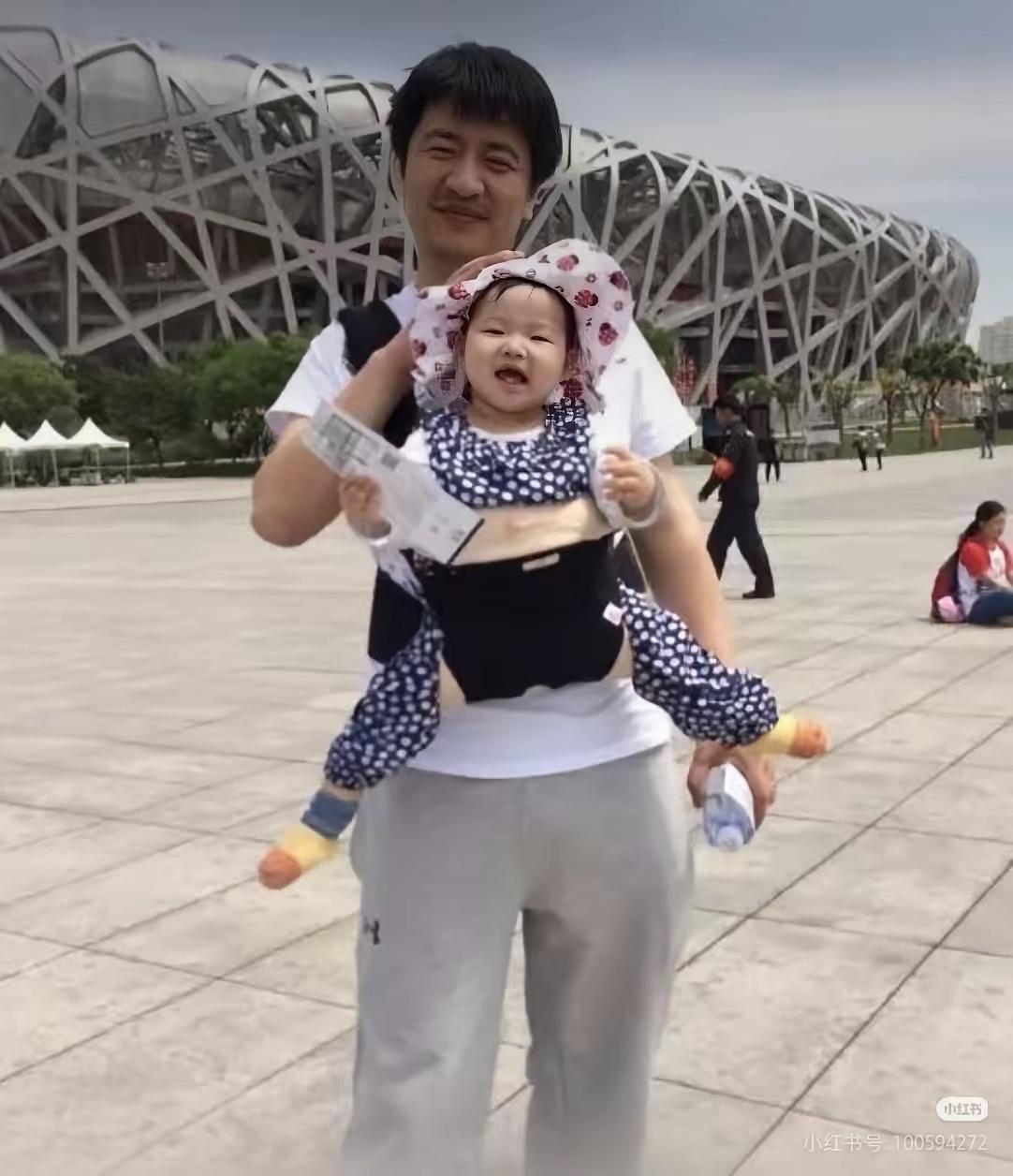 张雪峰真是是一名“三好”的名人：

他是一名好父亲：对女儿疼爱有加，悉心指导，给