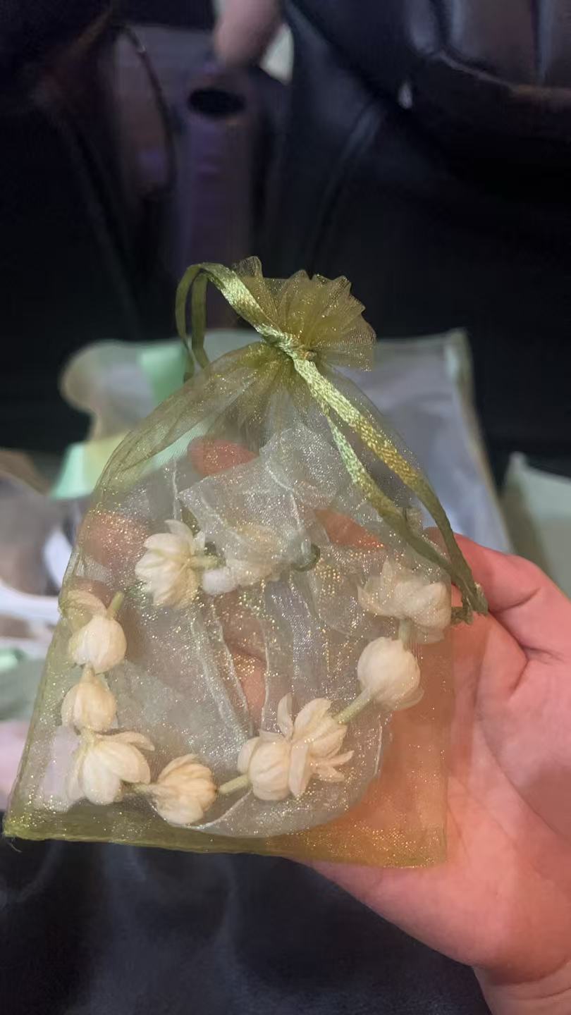 白鹿真诚喊话观众 顶着媒体的光环 传播虚假消息 作为媒体为了热度歪曲白鹿原话 添