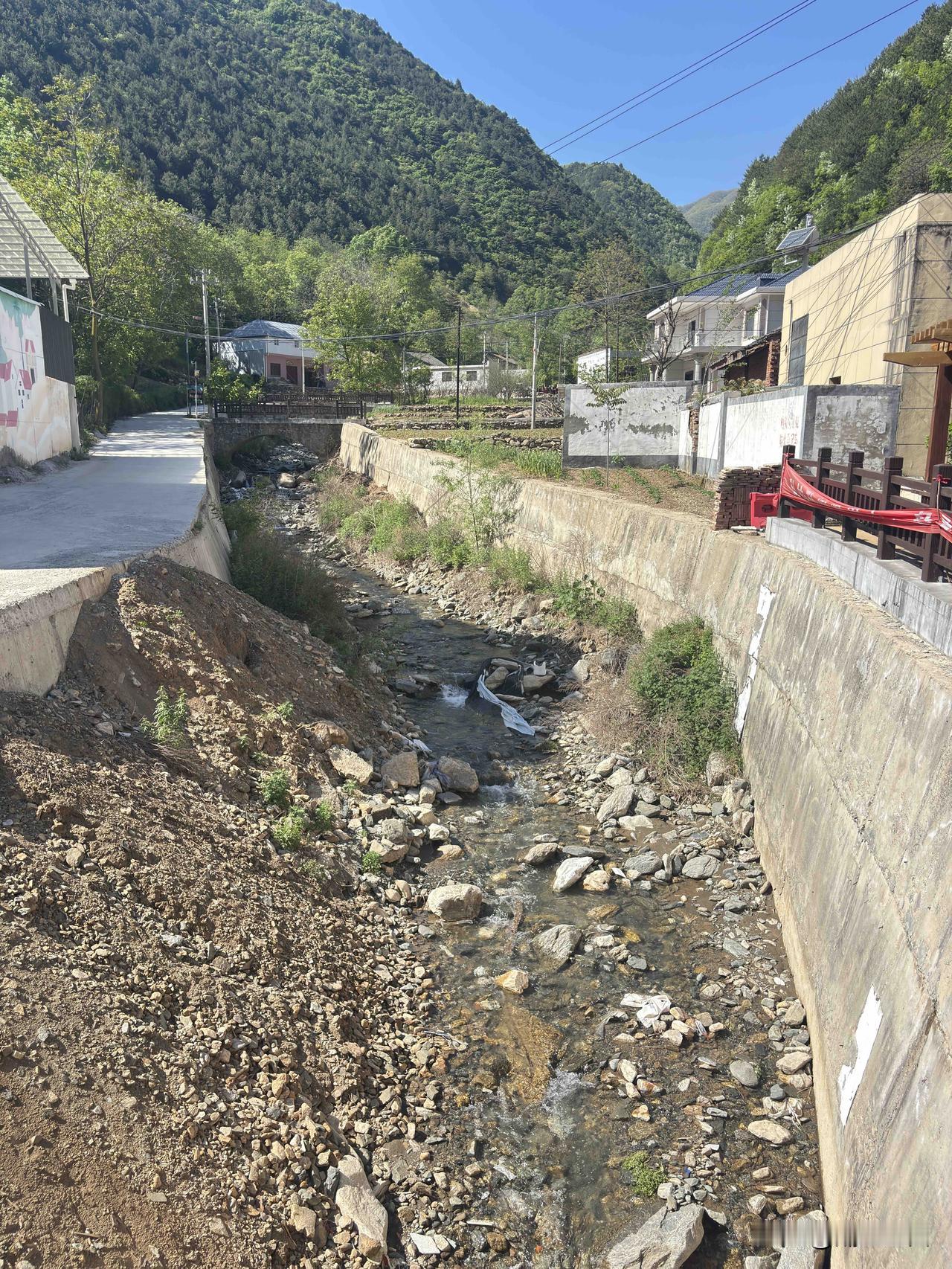 蓝田北沟村随拍，这条小路往北走，能到101省道吗？估计有小路，车肯定是过不去，有