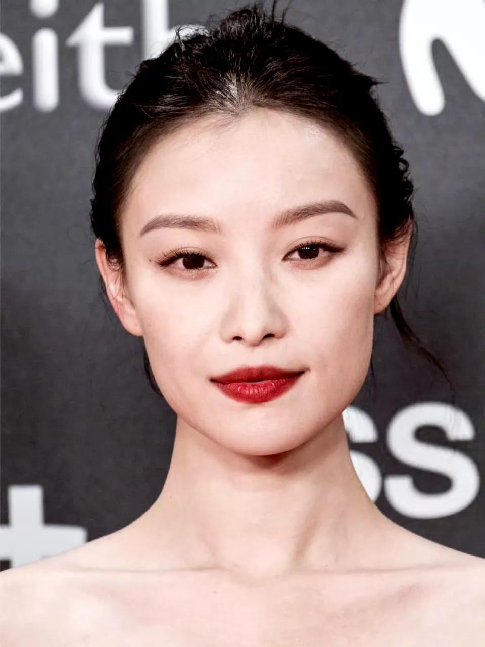 #记录我的9月生活#倪妮由内而外的散发出来的松弛感，是其他人望尘莫及的，随便拍都