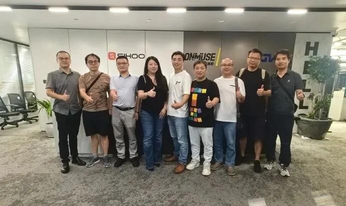 房地产失去金融属性，一线城市跌幅显著，县域相对稳定但缺乏增长动力。
资金流动受限