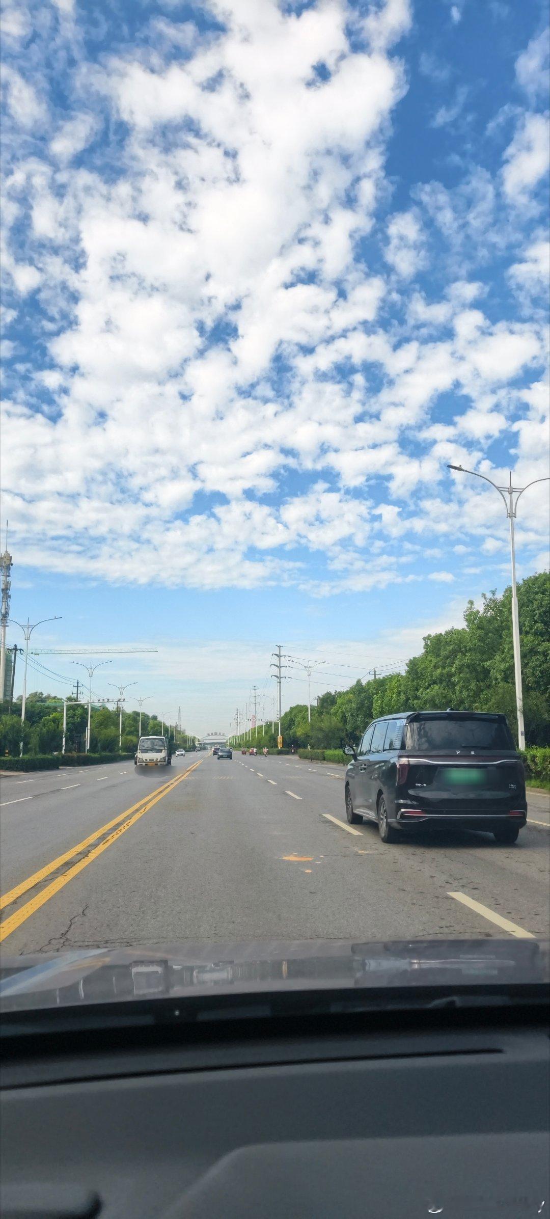 做该做的事，走该走的路，不退缩。多难，也告诉自己：再坚持一下，别让你配不上自己的