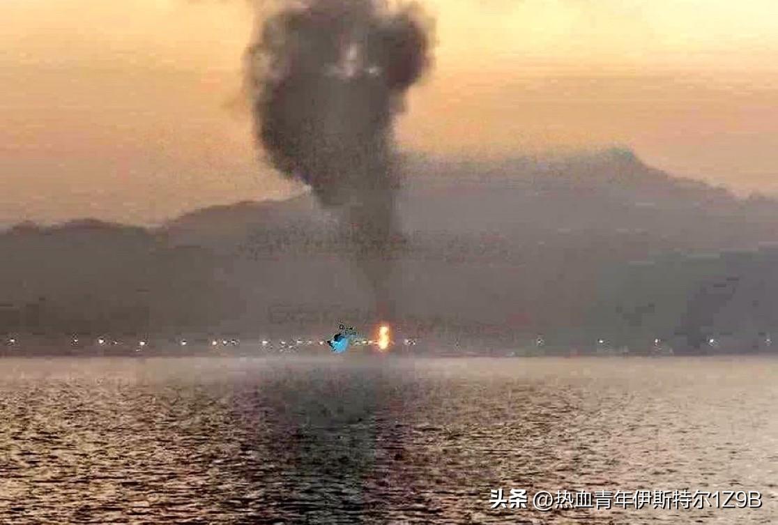 突发新闻：
伊朗无人机袭击了阿联酋富查伊拉石油工业区。
现场发生了一场大火。
