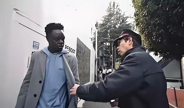 日本这个国家，对黑人严防死守，对欧美白人爱搭不理，但是对待黄种人，特别是中国人、