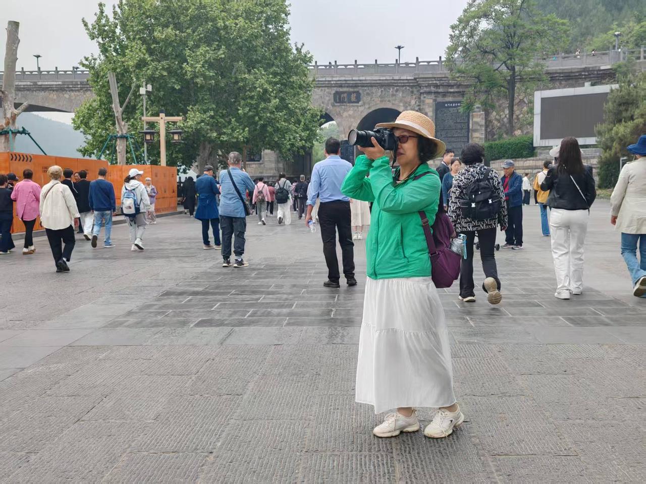 来洛阳怎能不去白马寺。来洛阳看完牡丹。第三天我们就来到白马寺。
白马寺始建于东汉