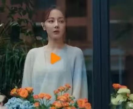迪丽热巴现在是怎么了？这颜值怎么越来越老年化了，实在不行学人家田曦薇整个刘海吧 