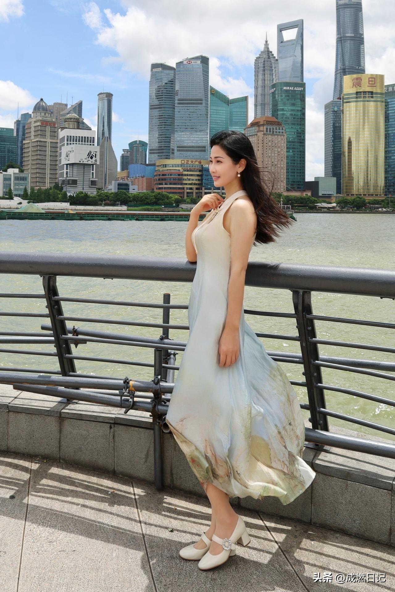 程程，我吹过上海滩的风，这样算不算与你相逢……