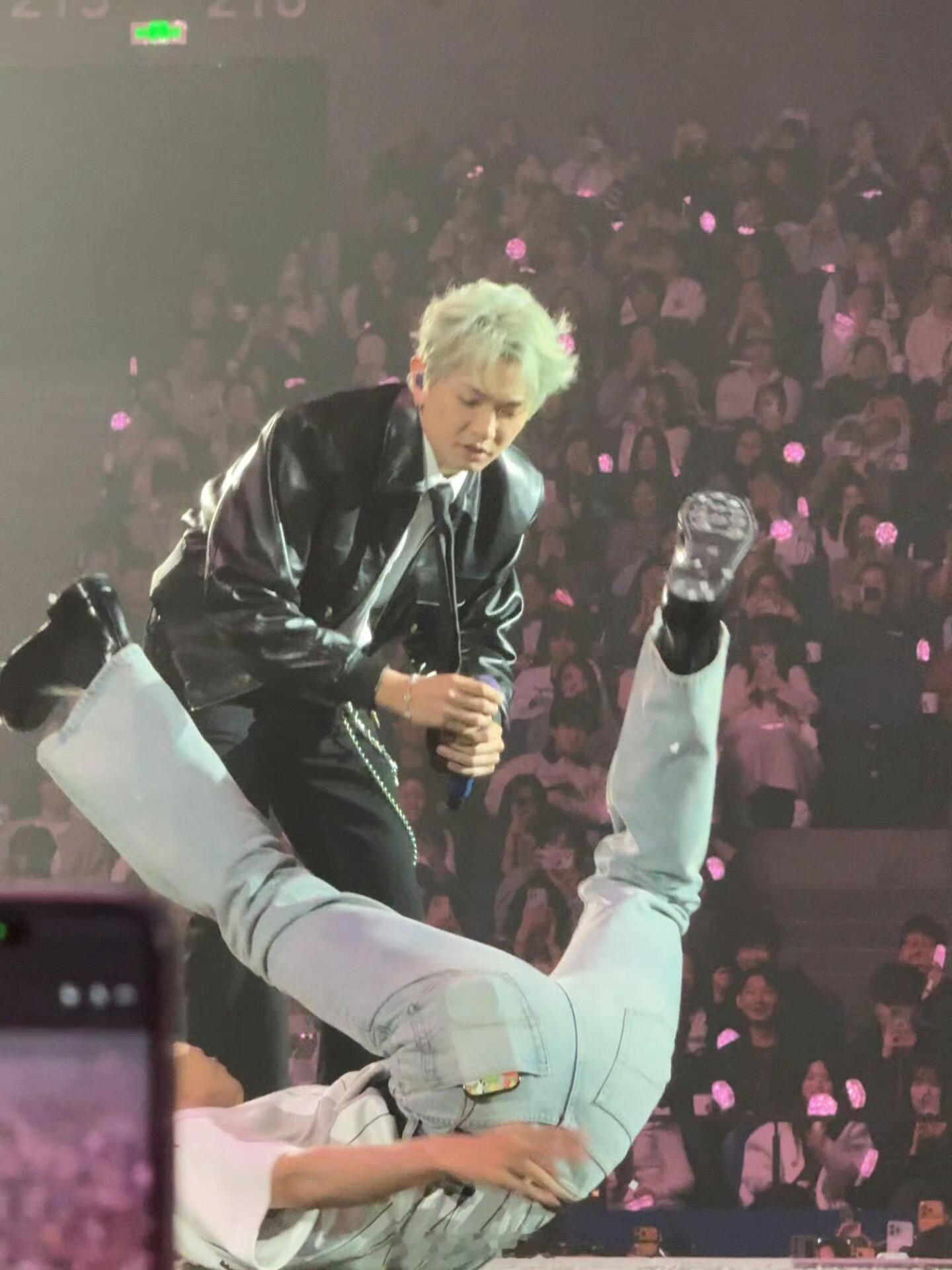 王赫野颜人中下次再战昨晚的舞台只是序章，期待下一场“赫”“颜”之战！ 