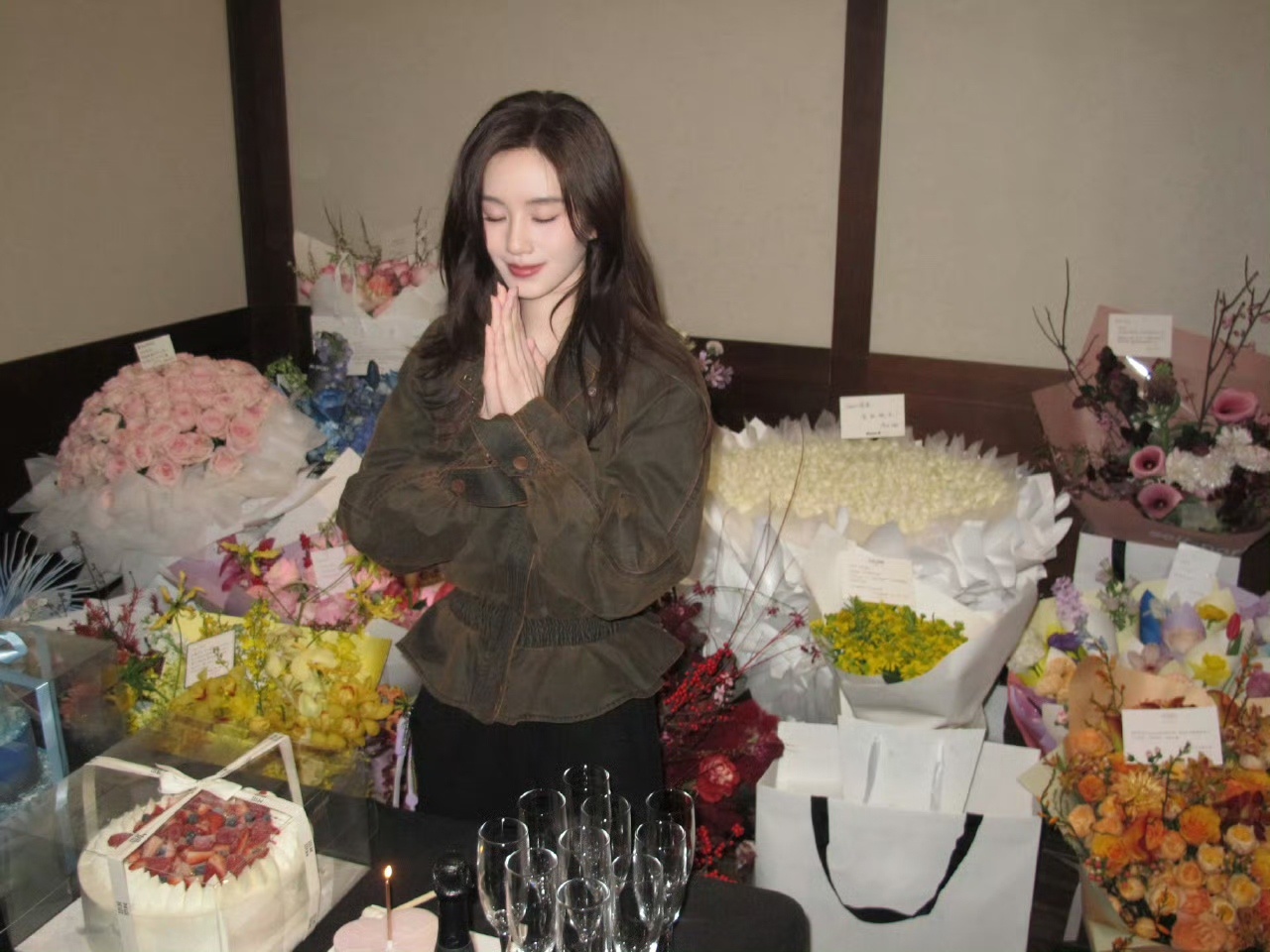 刘诗诗是懂娃衣的 刘诗诗对娃衣的理解已经超出了随便玩玩的范畴，每一件单品的选择都