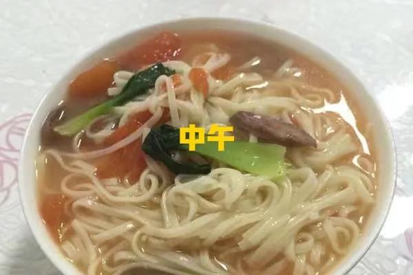 为了做好头条内容，早上头也不洗，中午晚上都吃面条