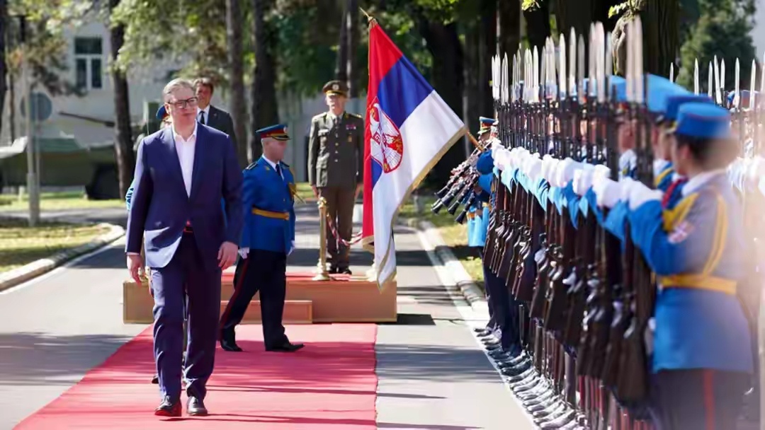 武契奇公开预言“三战来临”，中国有绝对的实力力挽狂澜。 