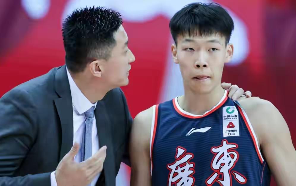 广东男篮深受伤病困扰，张昊确定赛季报销，陈家政同样因伤缺席。主力接连倒下，队医团