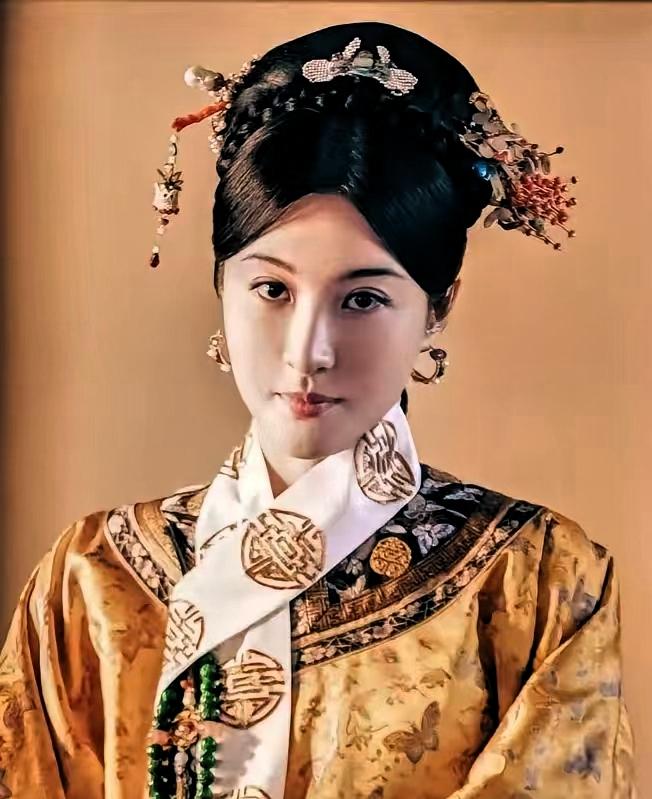 本来是看陈晓做生意的。
结果演慈禧的这个演员一出场，
瞬间勾起了我的兴趣，原来她