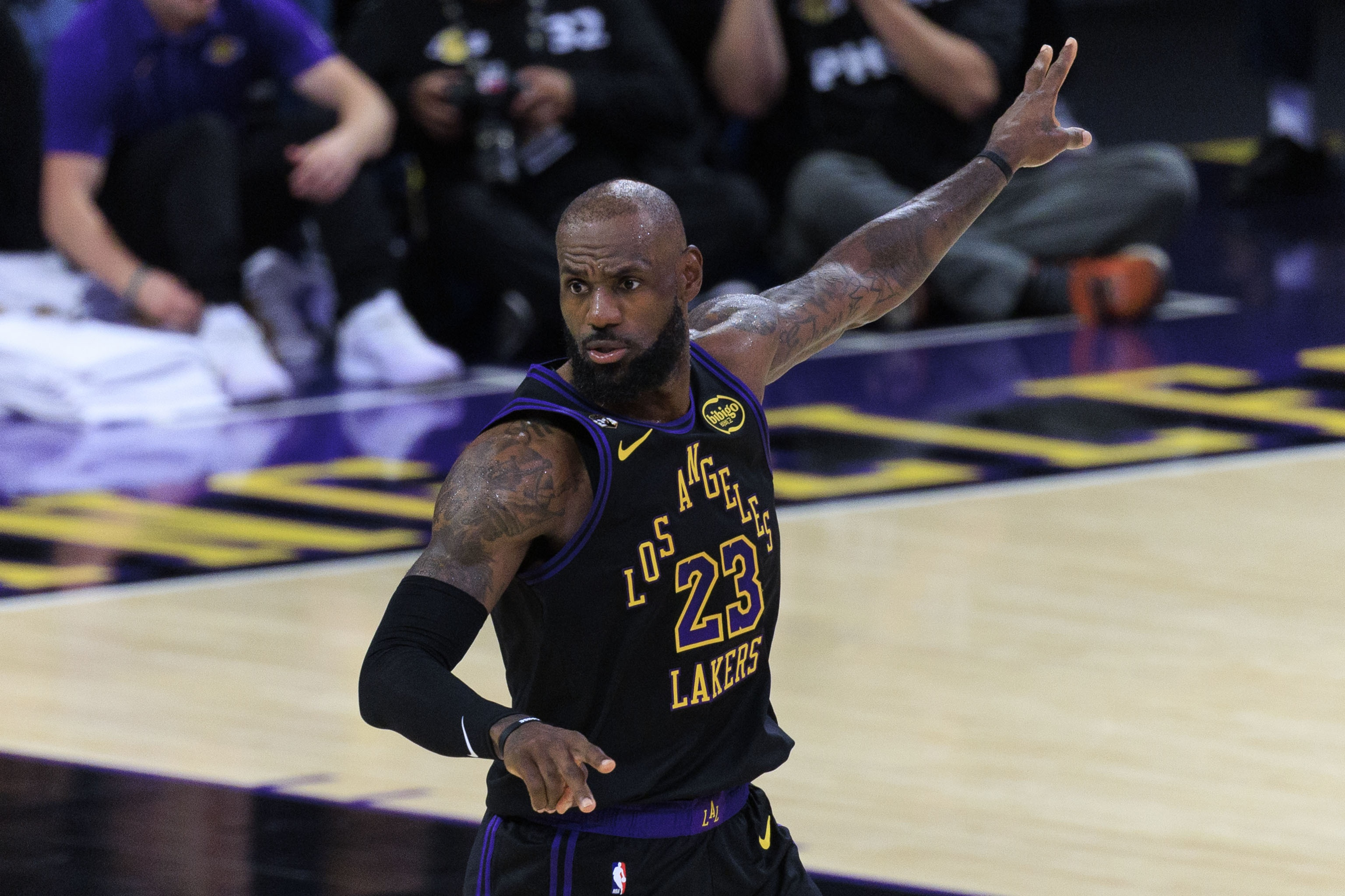 4月12日讯 近日，前NBA球员理查德·杰弗森和钱宁·弗莱在《Road Trip