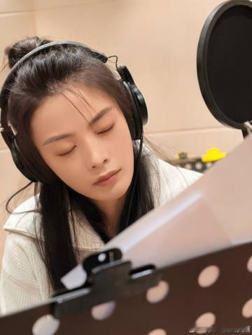 陈丽君白墙黛瓦掩深意陈丽君新歌剑问长生上线陈丽君新歌上线 新歌《剑问长生》惊艳上