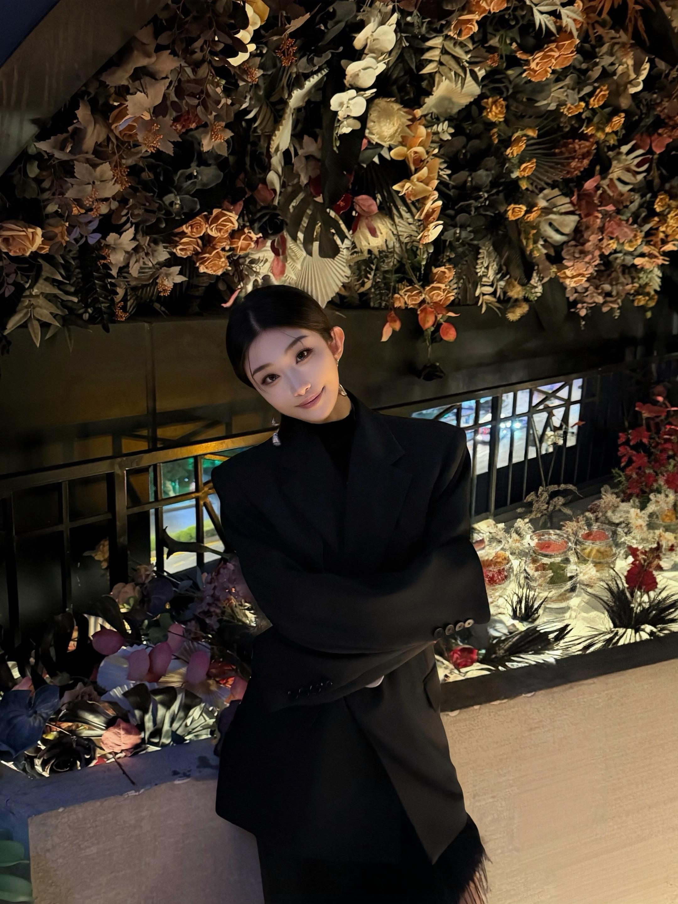 我一直希望我的生活越简单越好 任何复杂烦人的人际交往关系 我都会选择避...