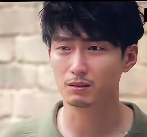 刘红兵说：
“娶错一个人，
毁掉的不是一段婚姻，
而是整个后半生。”
 
年少时