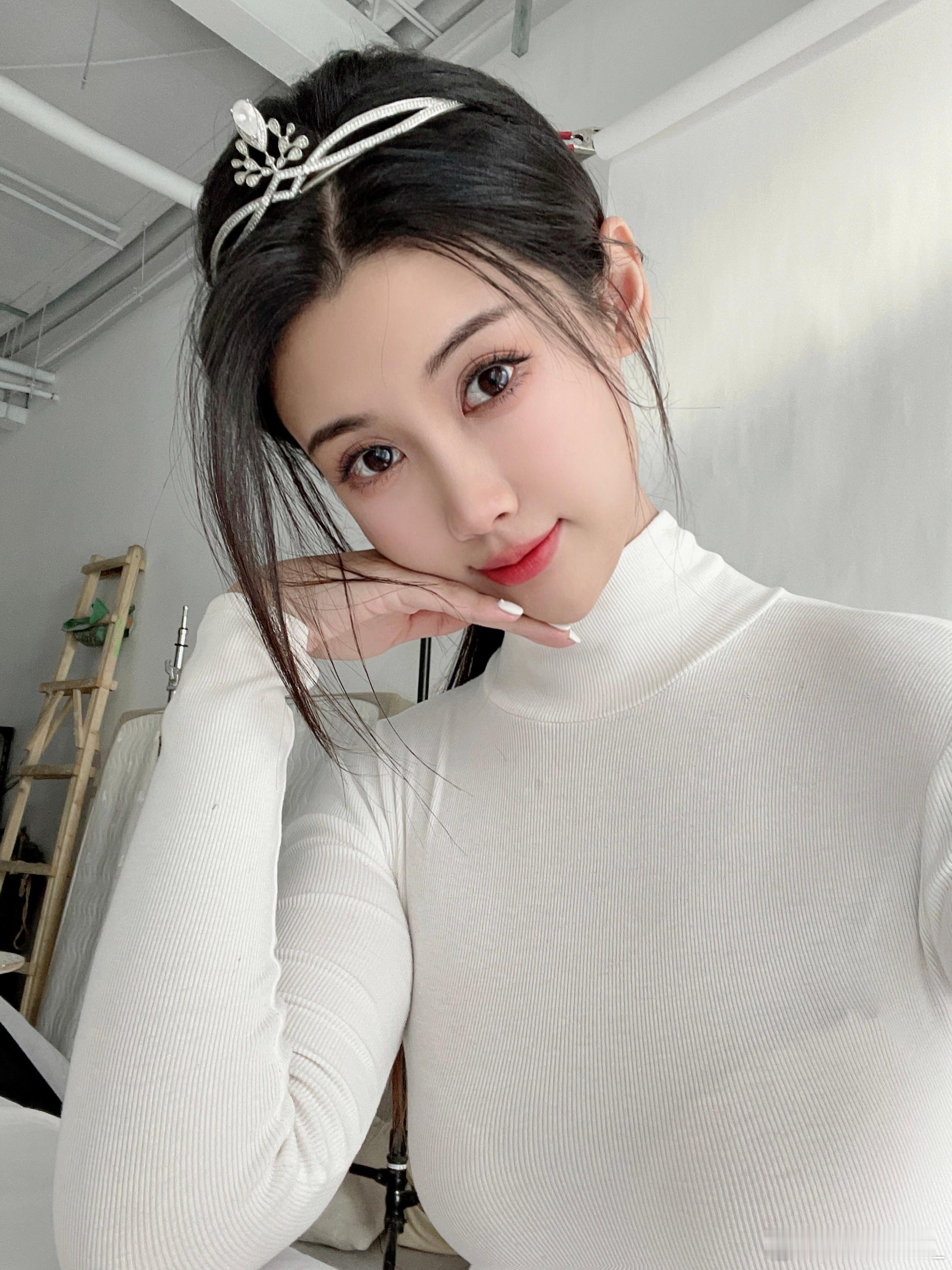 在人工智能盛行的时代、人类复杂而隐晦的情感显得尤为珍贵[航天员]  ​​​