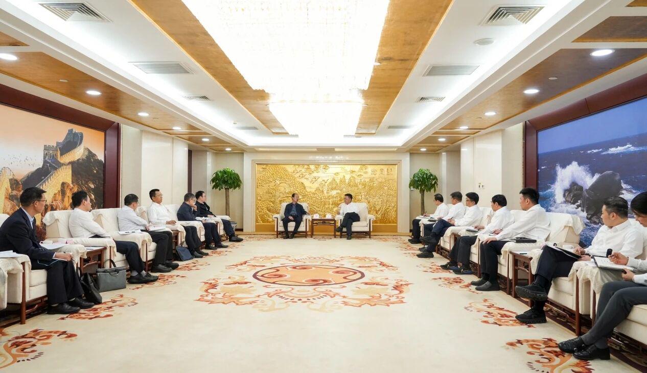 5月22日，中国黄金集团有限公司党委书记、董事长周洲，党委副书记、董事、总经理殷