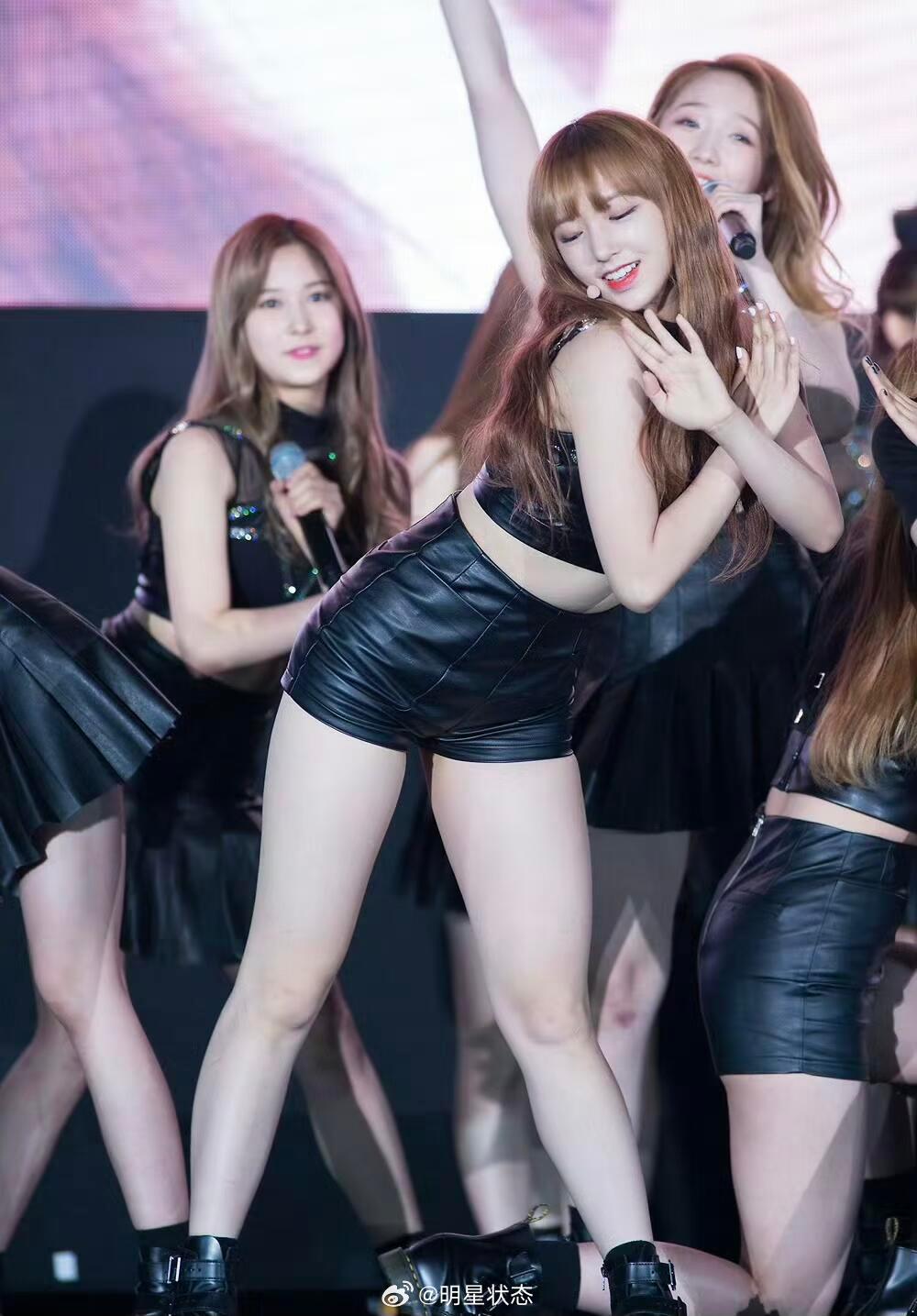 程潇早年女团身材好壮 ​​​