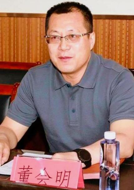 赤峰实验中学原校长董会明官宣被查，曾任赤峰六中校长

董会明，1973年3月生，