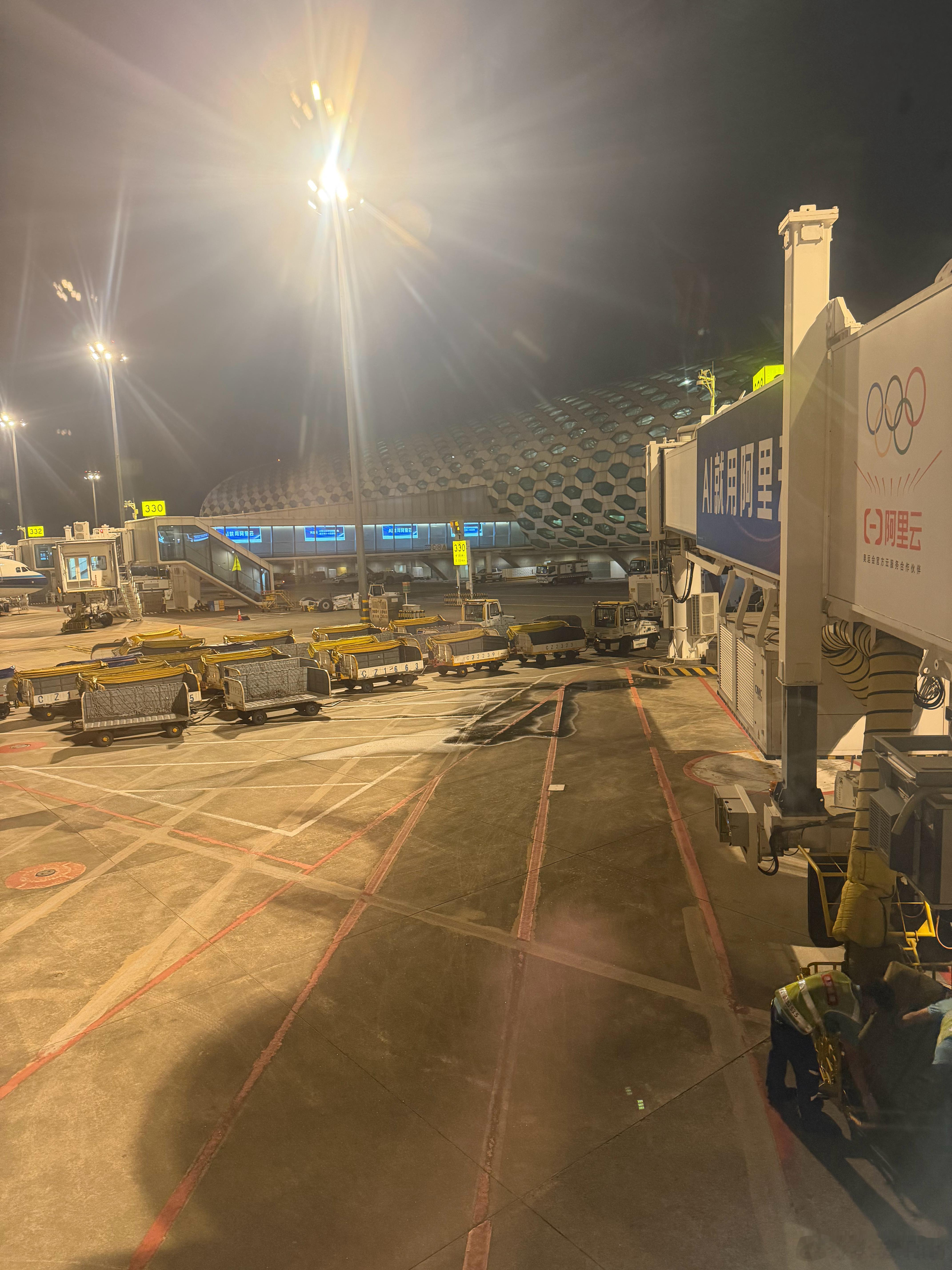 忙到没时间抑郁 深圳·深圳宝安国际机场